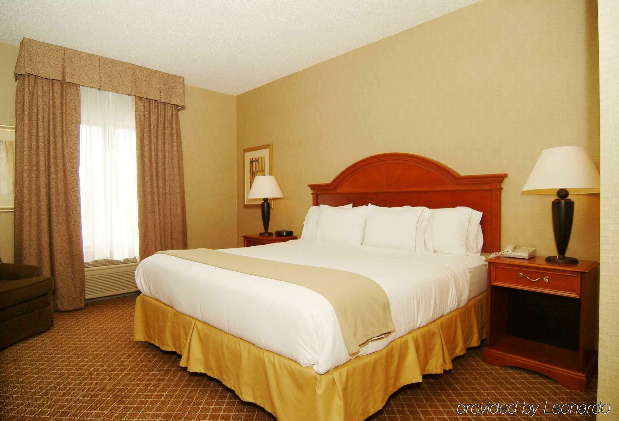Holiday Inn Express Hotel & Suites Cedar Rapids I-380 At 33Rd Avenue, An Ihg Hotel Phòng bức ảnh